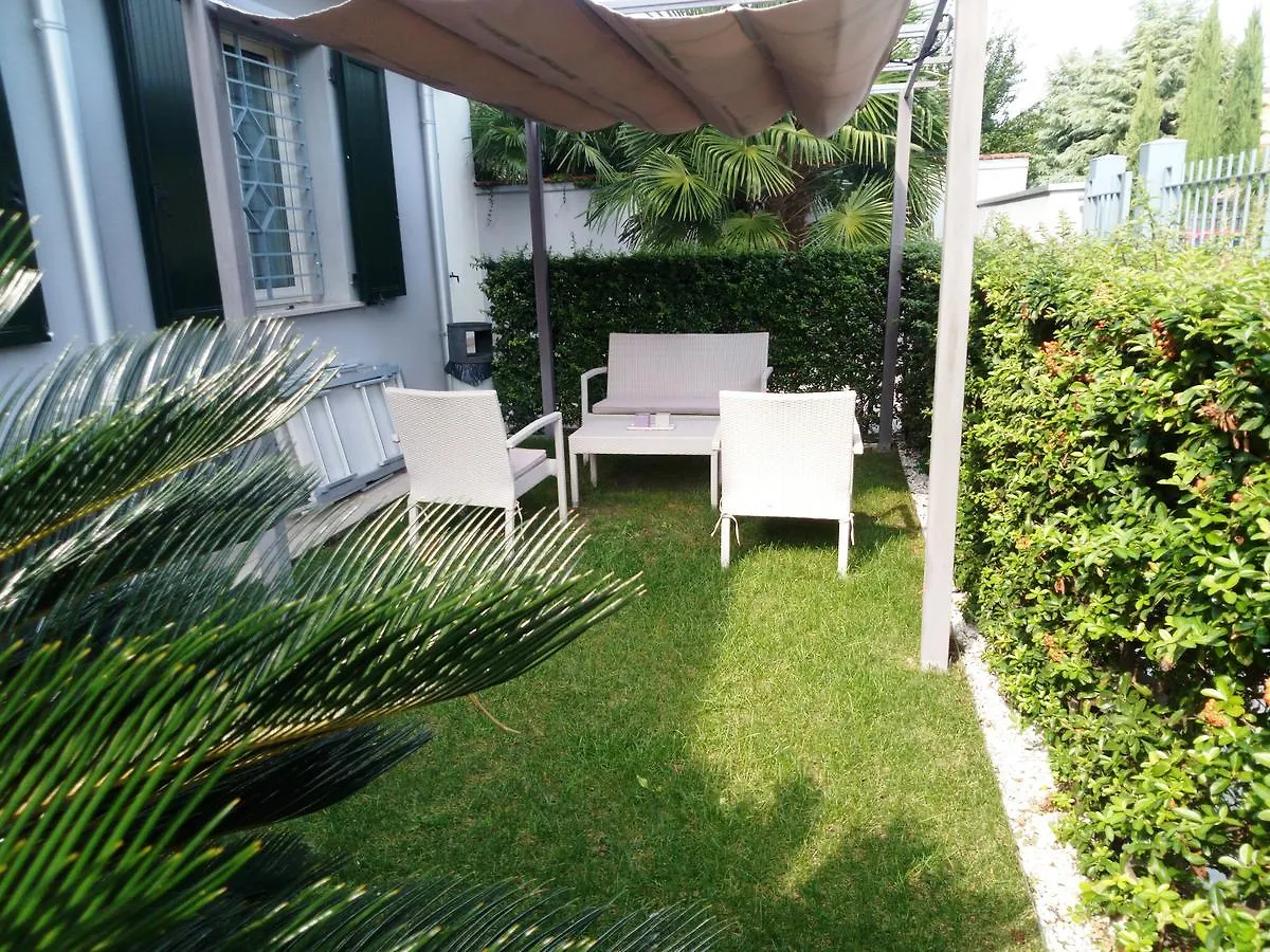 Casa Bonotto Apartment Desenzano del Garda Italy